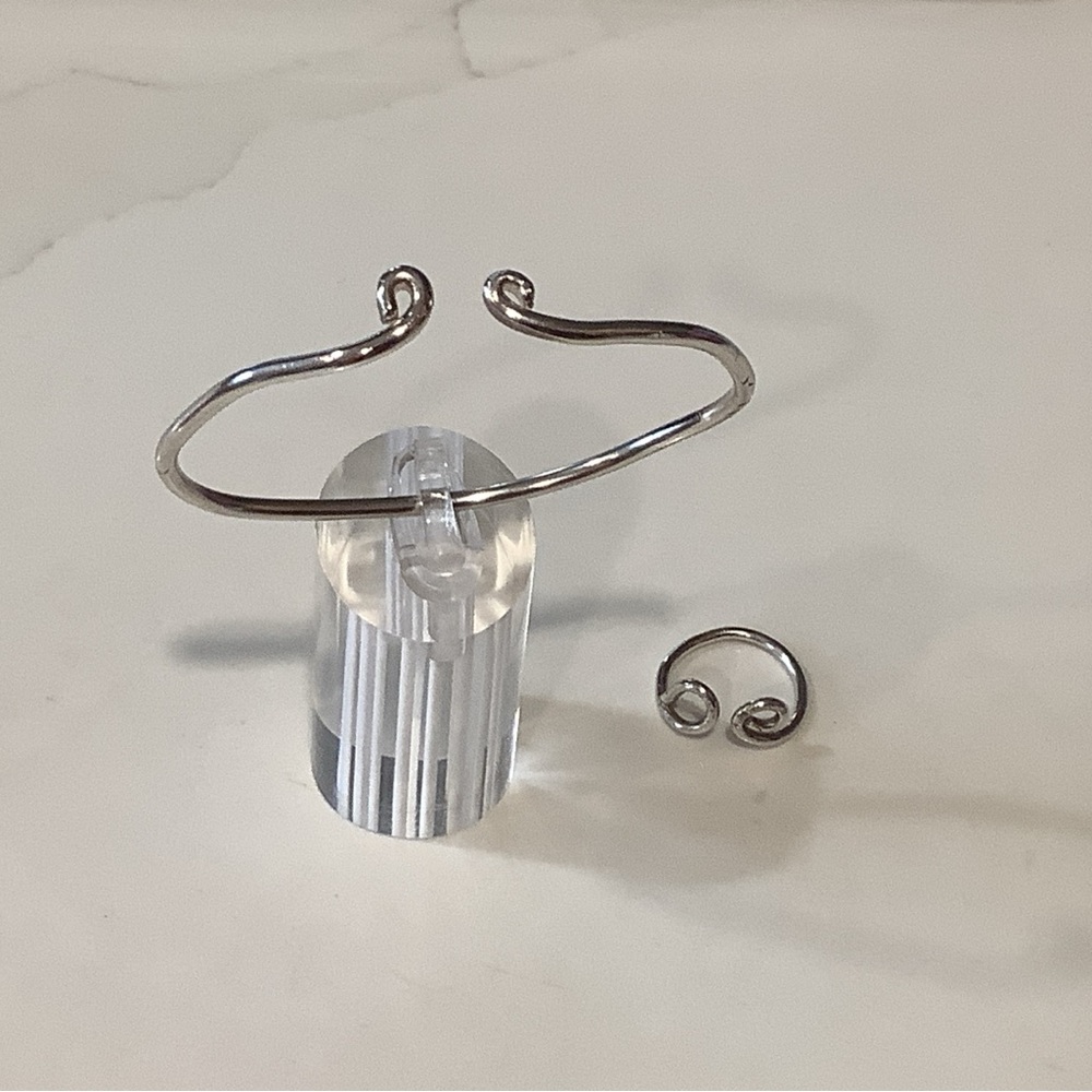 Stylish Silver Swirl Bracelet and Ring Set